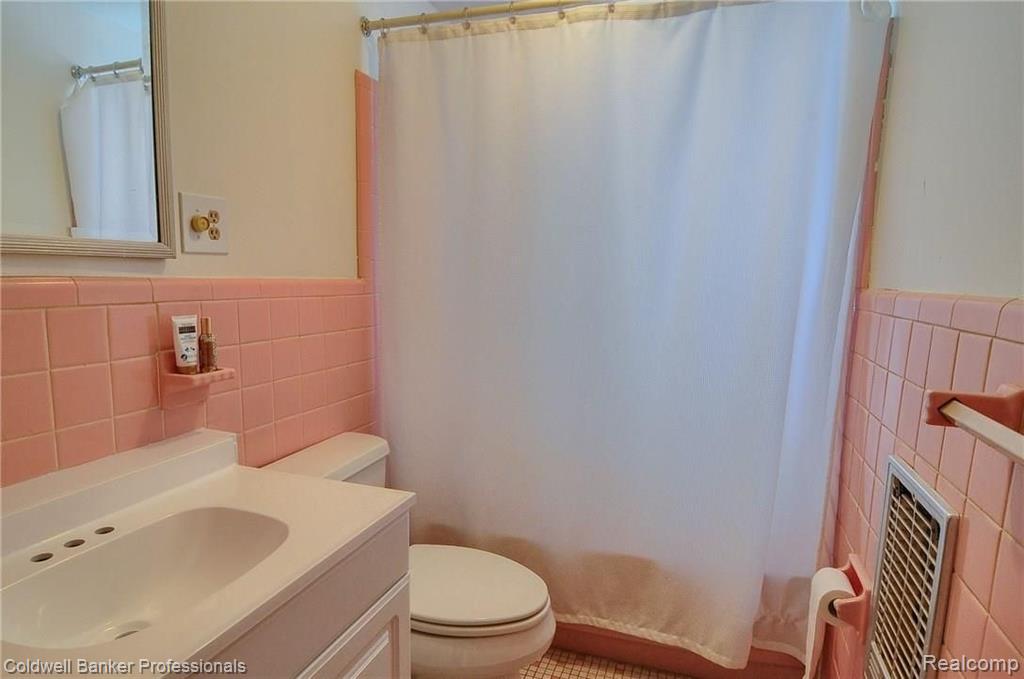 212 Brighton Lake Road Brighton, MI 48116 - Photo 21 of 34