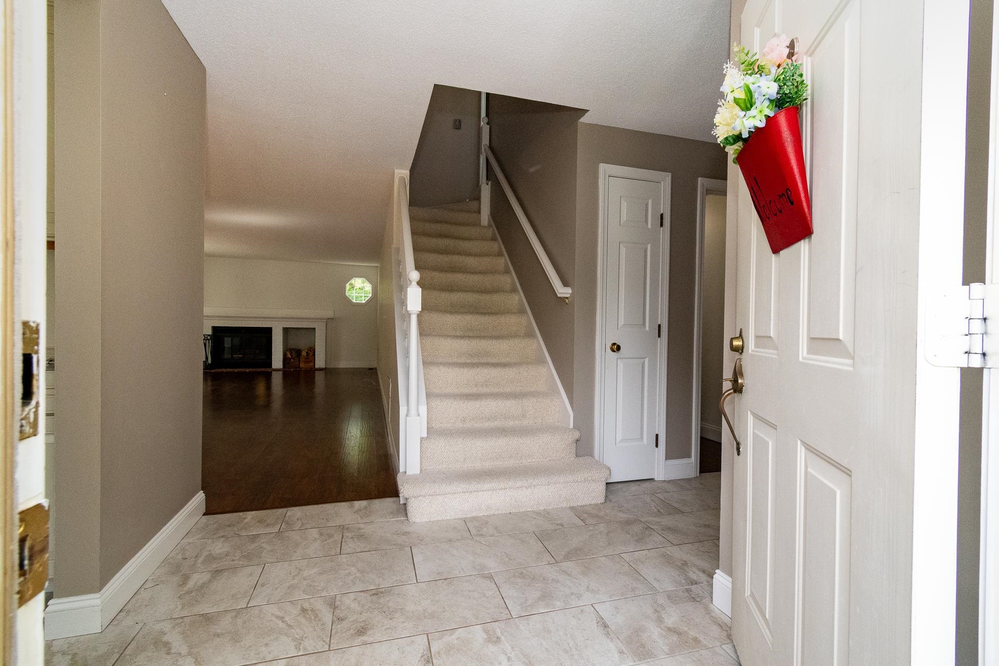 152 Straw Hill Road Manchester, NH 03104 - Photo 4 of 40