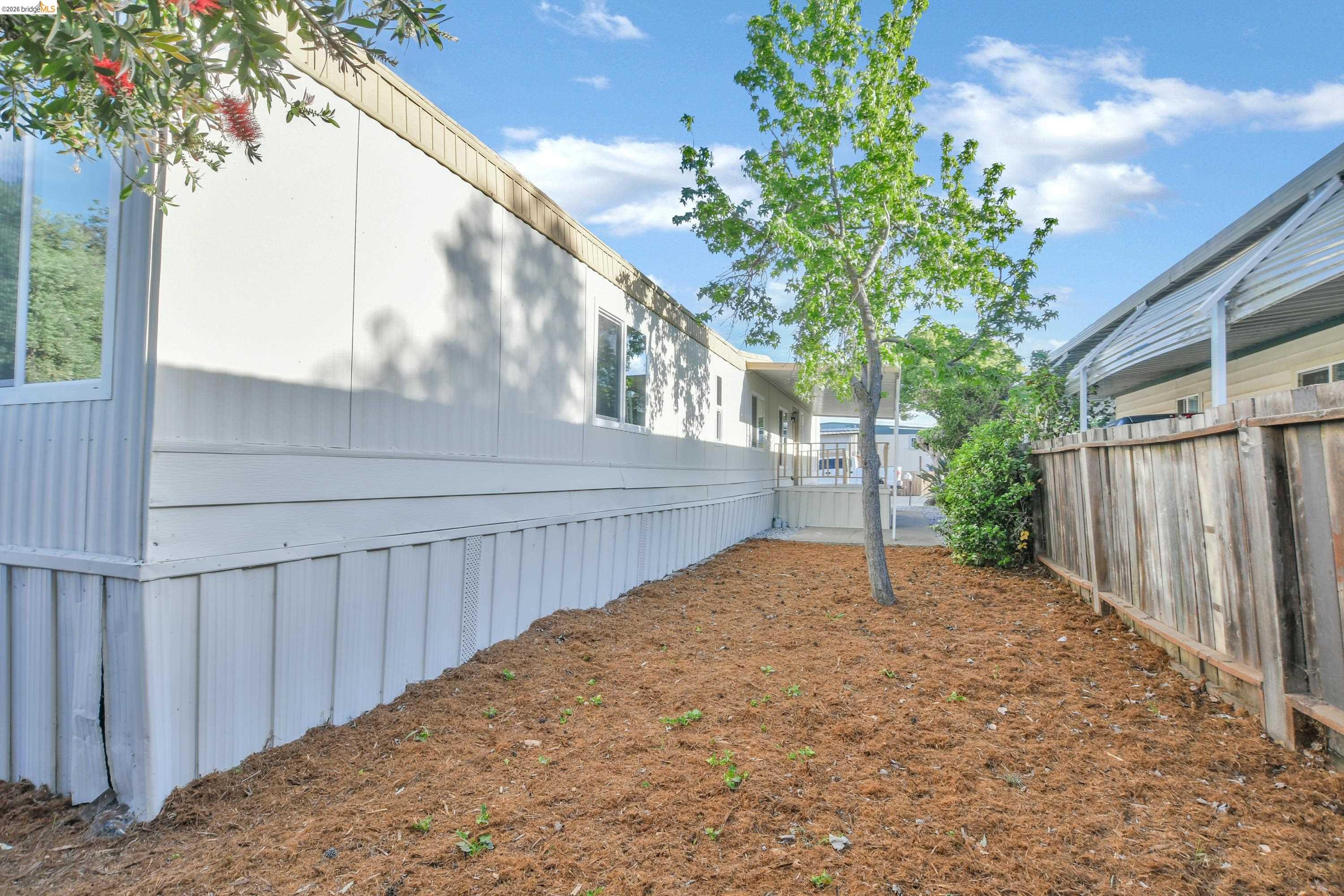 14 Del Rio Pittsburg, CA 94565 - Photo 16 of 25 View of yard