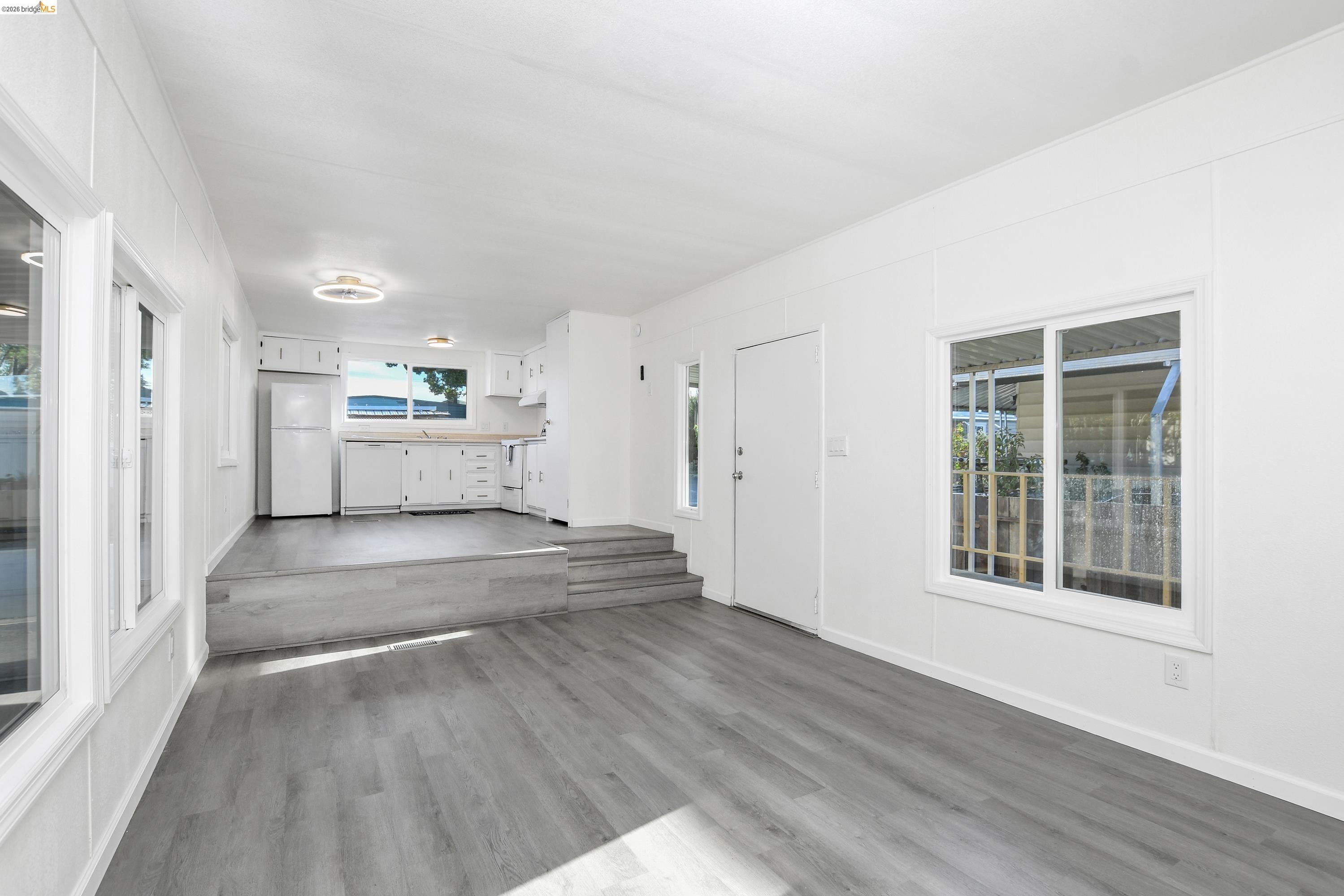 14 Del Rio Pittsburg, CA 94565 - Photo 4 of 25