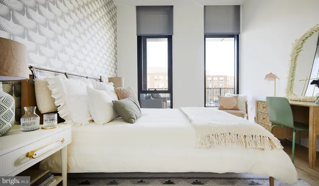 $3,380 | 4710 Elm Street, Unit 2BW1109, Bethesda, MD 20814