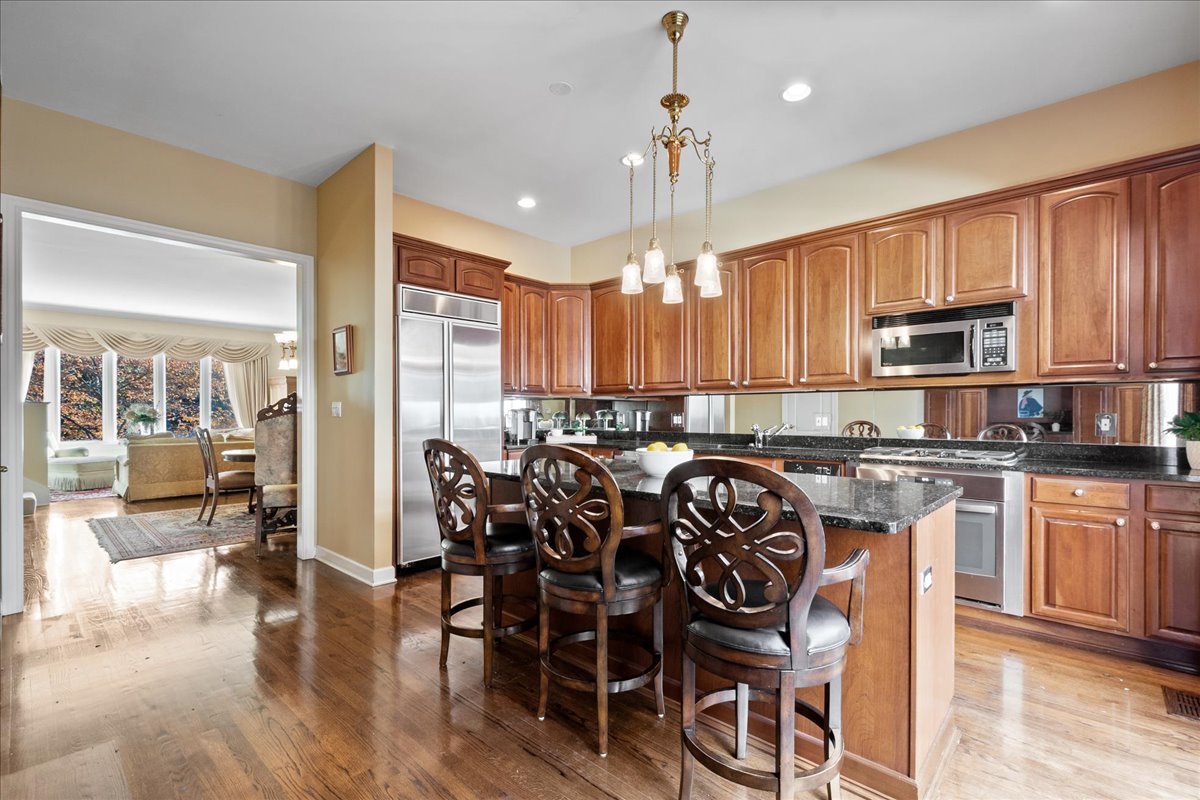 658 North Green Street Chicago, IL 60642 - Photo 15 of 38