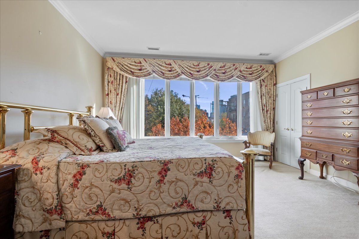 658 North Green Street Chicago, IL 60642 - Photo 22 of 38