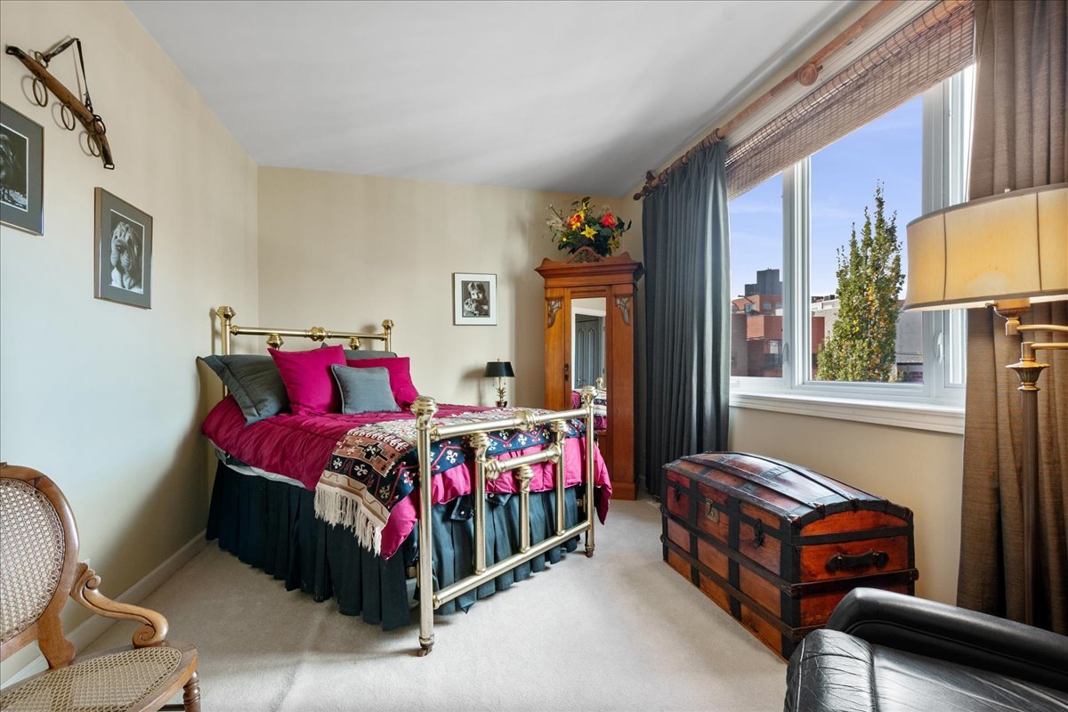 658 North Green Street Chicago, IL 60642 - Photo 31 of 38