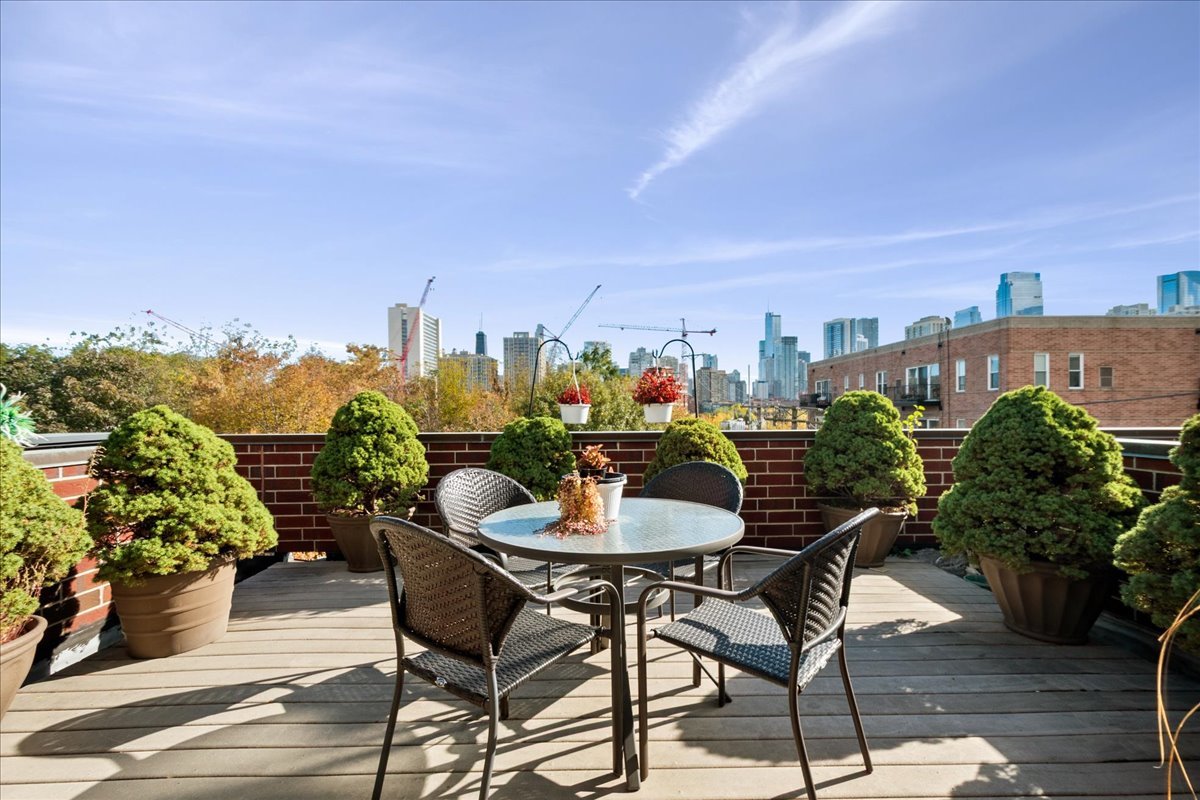 658 North Green Street Chicago, IL 60642 - Photo 32 of 38