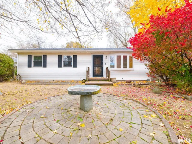 $199,900 | 232 Briargate Road, Washington, IL 61571