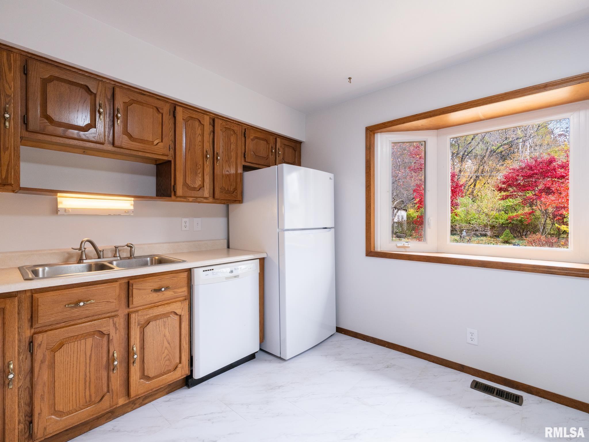 232 Briargate Road Washington, IL 61571 - Photo 18 of 54 Gallery Image 18