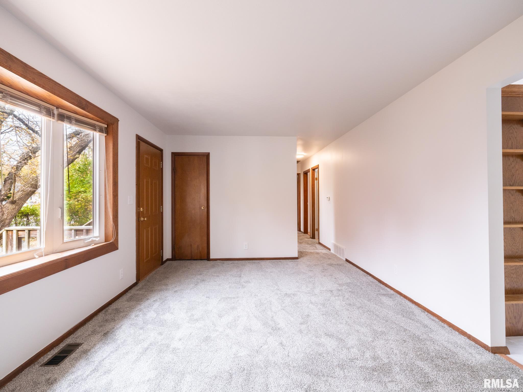 232 Briargate Road Washington, IL 61571 - Photo 7 of 54 Gallery Image 7