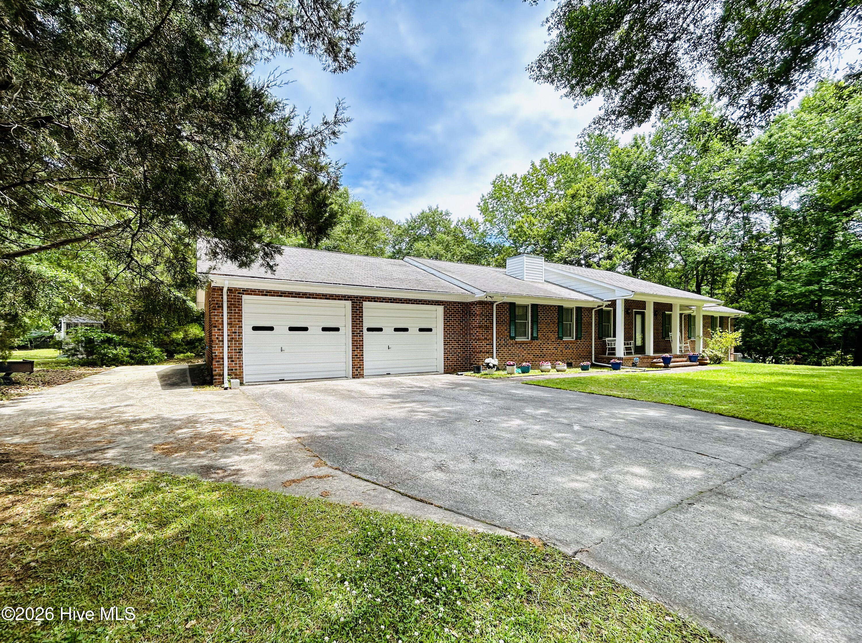 108 Deerfield Road Jacksonville, NC 28540 - Photo 4 of 86 71-IMG_9902