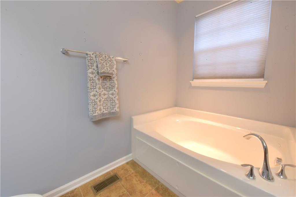 405 Maple Ridge Drive Canonsburg, PA 15317 - Photo 15 of 21 Master Bathroom Soaking Tub!!
