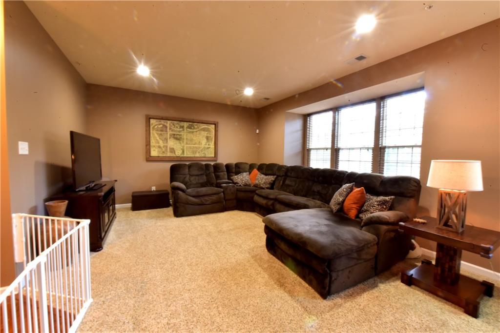 405 Maple Ridge Drive Canonsburg, PA 15317 - Photo 3 of 21 Another view of the Living room