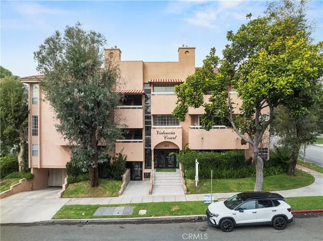$699,000 | 435 East Valencia Avenue, Unit 201, Burbank, CA 91501