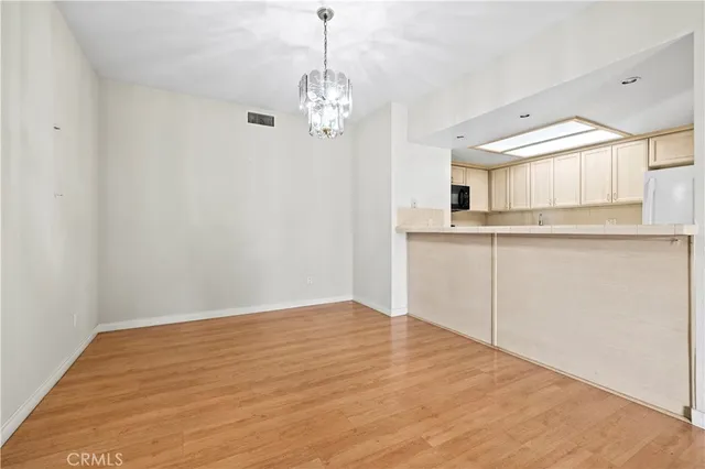 $699,000 | 435 East Valencia Avenue, Unit 201, Burbank, CA 91501