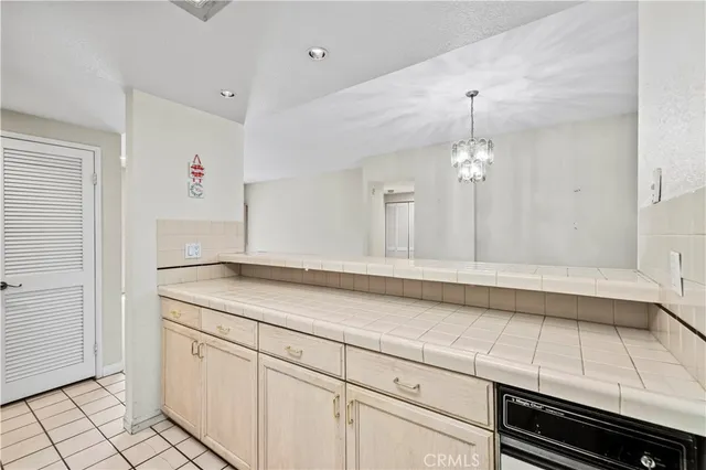 $699,000 | 435 East Valencia Avenue, Unit 201, Burbank, CA 91501