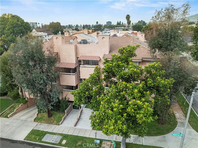 $699,000 | 435 East Valencia Avenue, Unit 201, Burbank, CA 91501