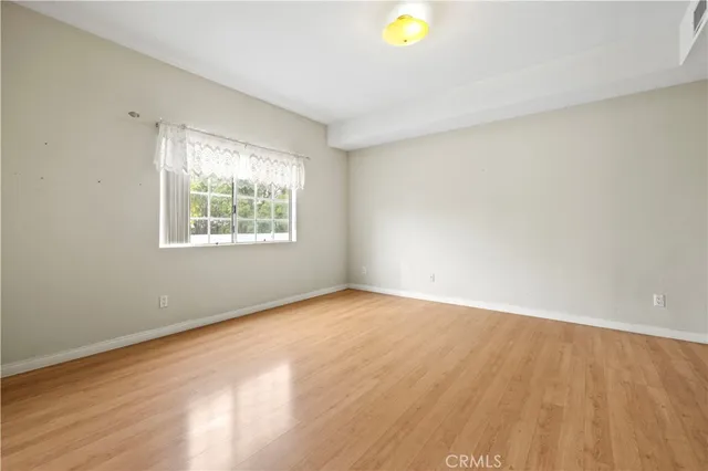 $699,000 | 435 East Valencia Avenue, Unit 201, Burbank, CA 91501