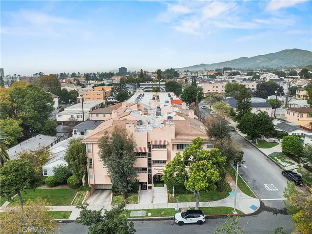 $699,000 | 435 East Valencia Avenue, Unit 201, Burbank, CA 91501