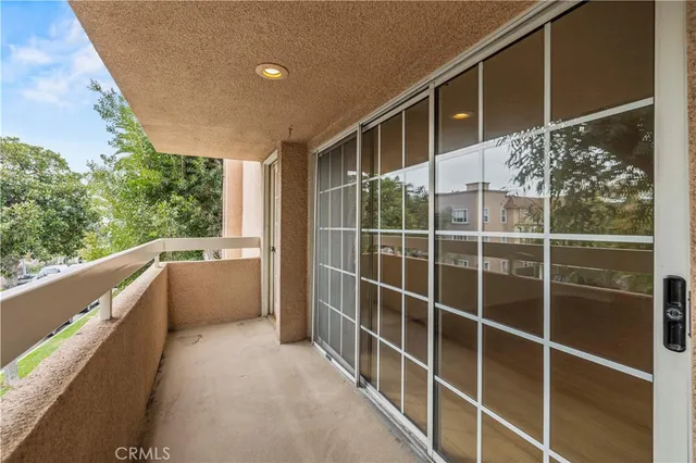 $699,000 | 435 East Valencia Avenue, Unit 201, Burbank, CA 91501