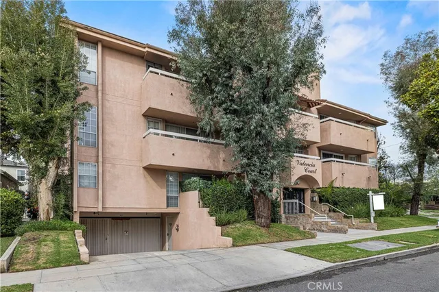 $699,000 | 435 East Valencia Avenue, Unit 201, Burbank, CA 91501