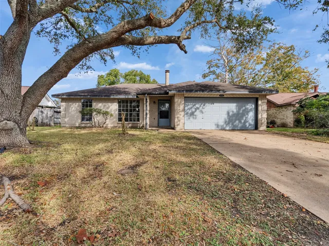 $219,000 | 455 Capehill Drive, Houston, TX 77598