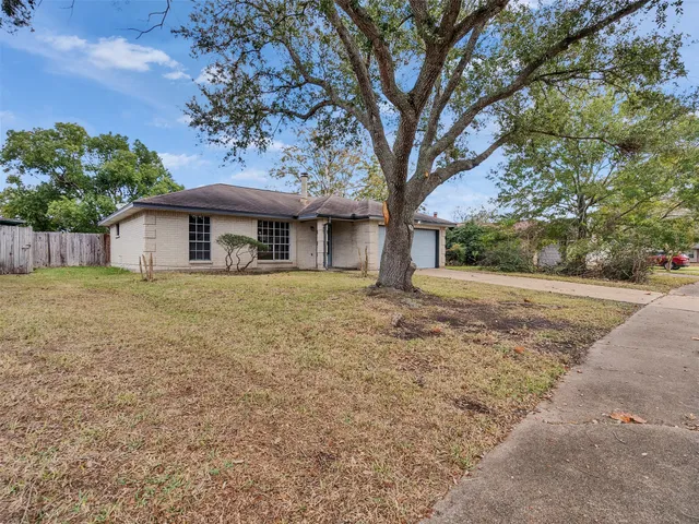 $219,000 | 455 Capehill Drive, Houston, TX 77598