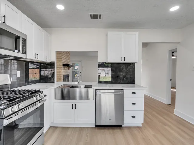 $219,000 | 455 Capehill Drive, Houston, TX 77598