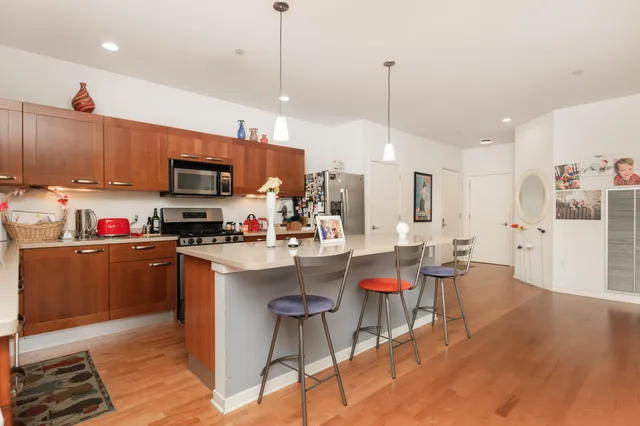 $484,900 | 1522 North Prospect Avenue, Unit 301, Milwaukee, WI 53202