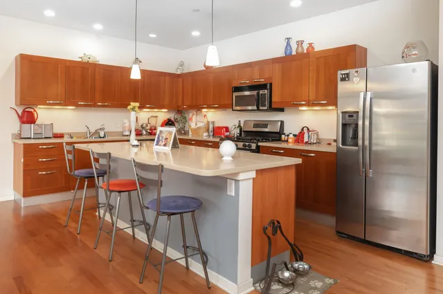 $484,900 | 1522 North Prospect Avenue, Unit 301, Milwaukee, WI 53202