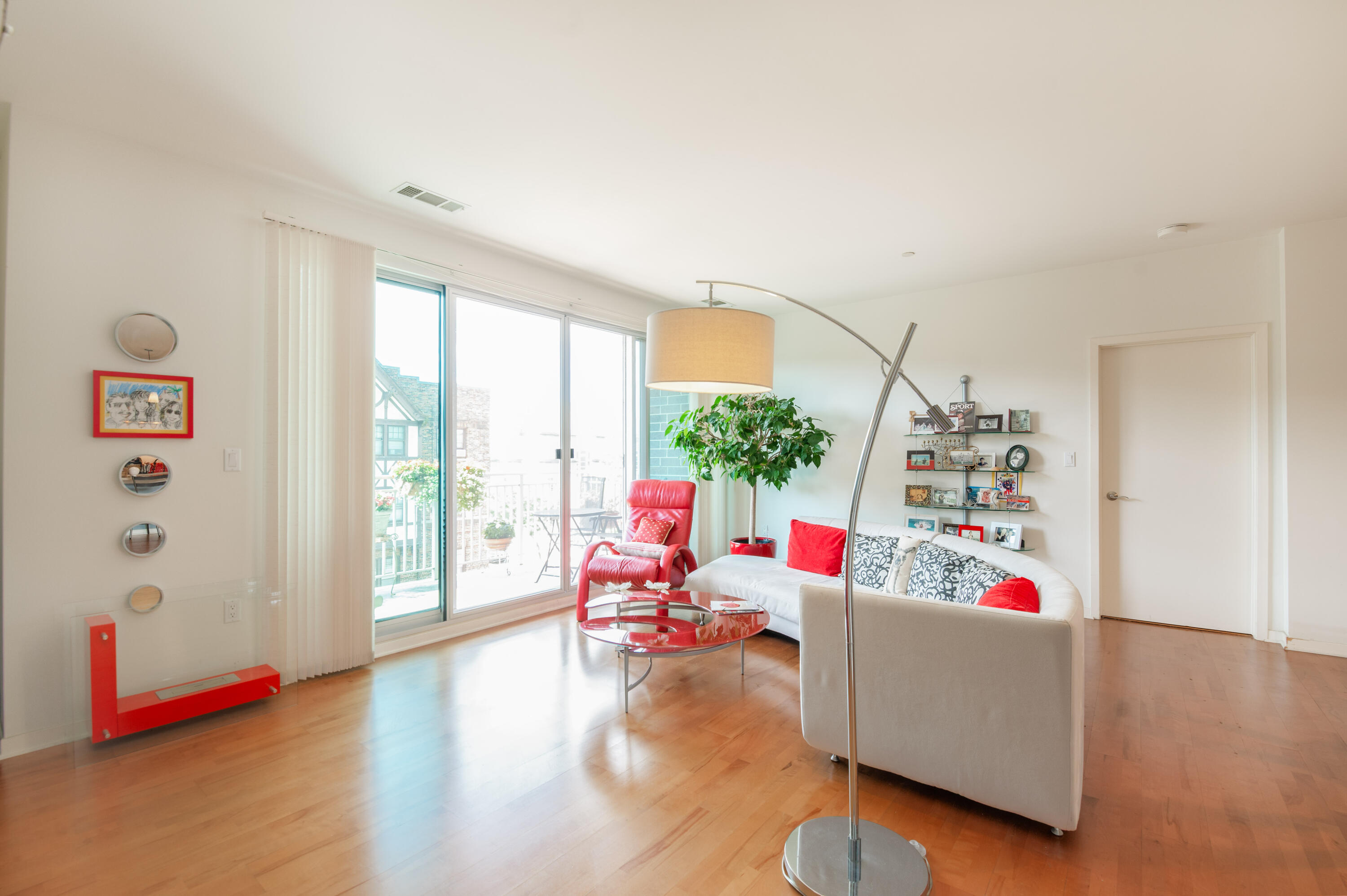 1522 North Prospect Avenue, Unit 301 Milwaukee, WI 53202 - Photo 6 of 37 Bright Living Area