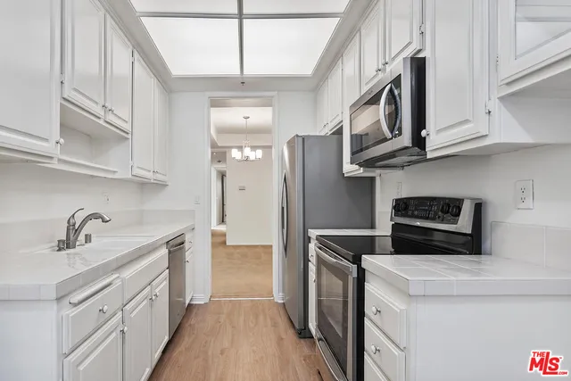 $6,000 | 2131 Century Park Lane, Unit 307, Los Angeles, CA 90067