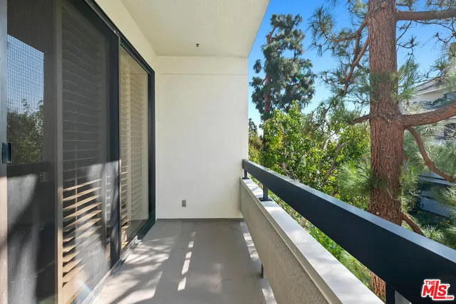 $6,000 | 2131 Century Park Lane, Unit 307, Los Angeles, CA 90067