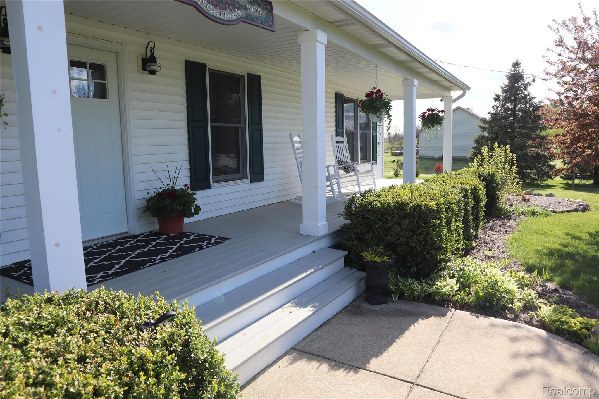4752 Beard Road Byron, MI 48418 - Photo 4 of 34 IMG_2644.JPG