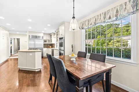 $2,950,000 | 10 Colgate Road, Wellesley, MA 02482