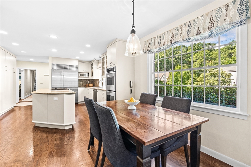 10 Colgate Road Wellesley, MA 02482 - Photo 7 of 33