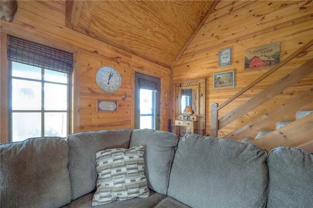 $725,000 | 6950 Northeast State Route, Butler, MO 64730