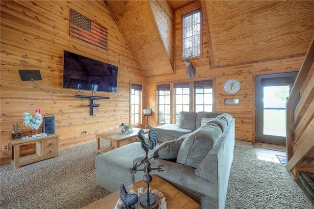 $725,000 | 6950 Northeast State Route, Butler, MO 64730