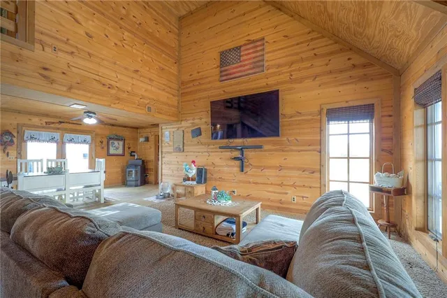 $725,000 | 6950 Northeast State Route, Butler, MO 64730