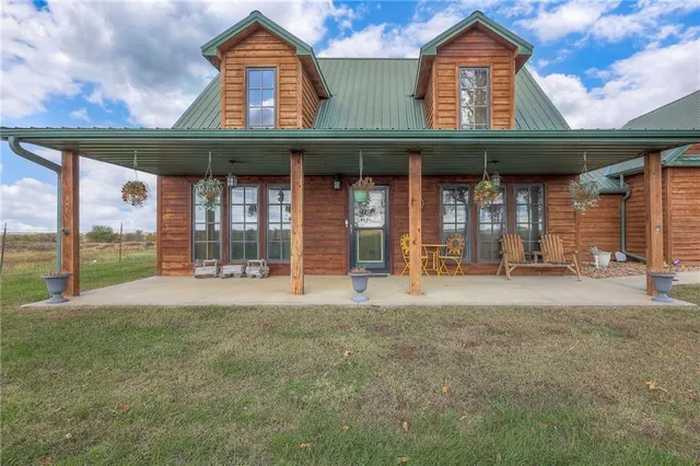 $725,000 | 6950 Northeast State Route, Butler, MO 64730