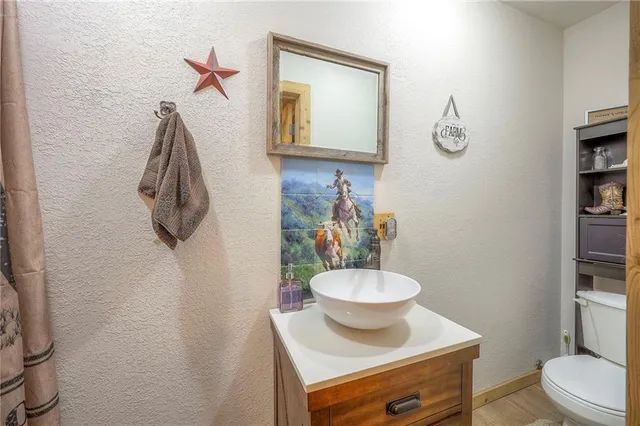 $725,000 | 6950 Northeast State Route, Butler, MO 64730