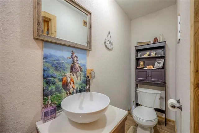 $725,000 | 6950 Northeast State Route, Butler, MO 64730