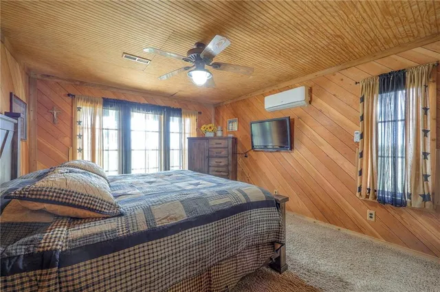 $725,000 | 6950 Northeast State Route, Butler, MO 64730