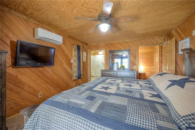 $725,000 | 6950 Northeast State Route, Butler, MO 64730