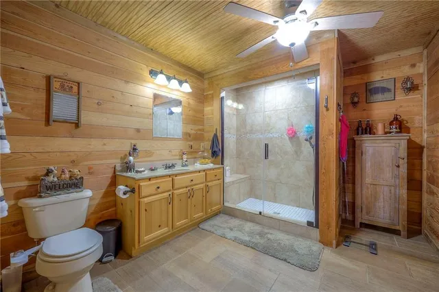 $725,000 | 6950 Northeast State Route, Butler, MO 64730