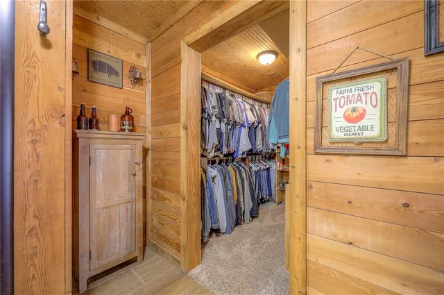 $725,000 | 6950 Northeast State Route, Butler, MO 64730