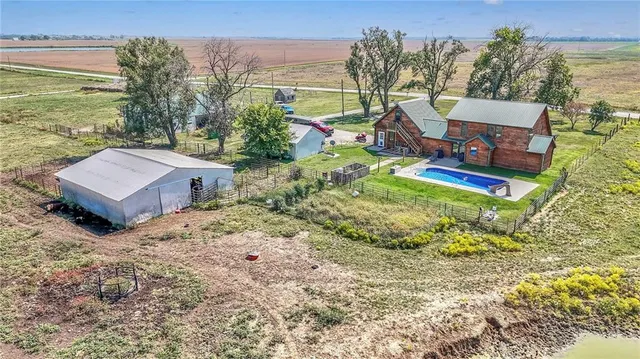 $725,000 | 6950 Northeast State Route, Butler, MO 64730