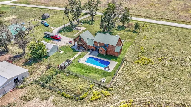 $725,000 | 6950 Northeast State Route, Butler, MO 64730