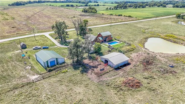 $725,000 | 6950 Northeast State Route, Butler, MO 64730