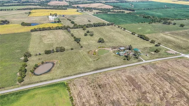 $725,000 | 6950 Northeast State Route, Butler, MO 64730