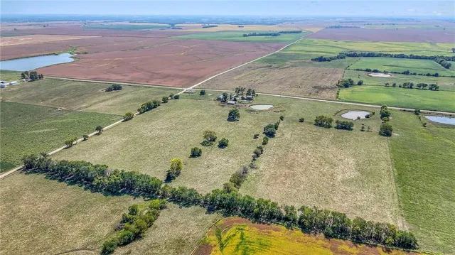 $725,000 | 6950 Northeast State Route, Butler, MO 64730
