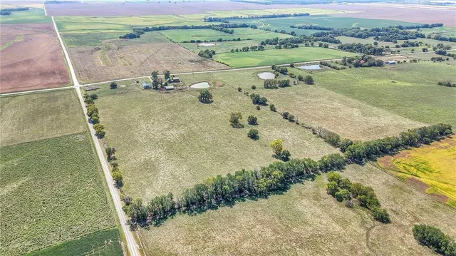 $725,000 | 6950 Northeast State Route, Butler, MO 64730